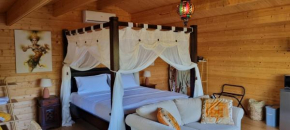 Healing Garden Bed & Breakfast - California King Bed - Uluwatu, Surfers Paradise